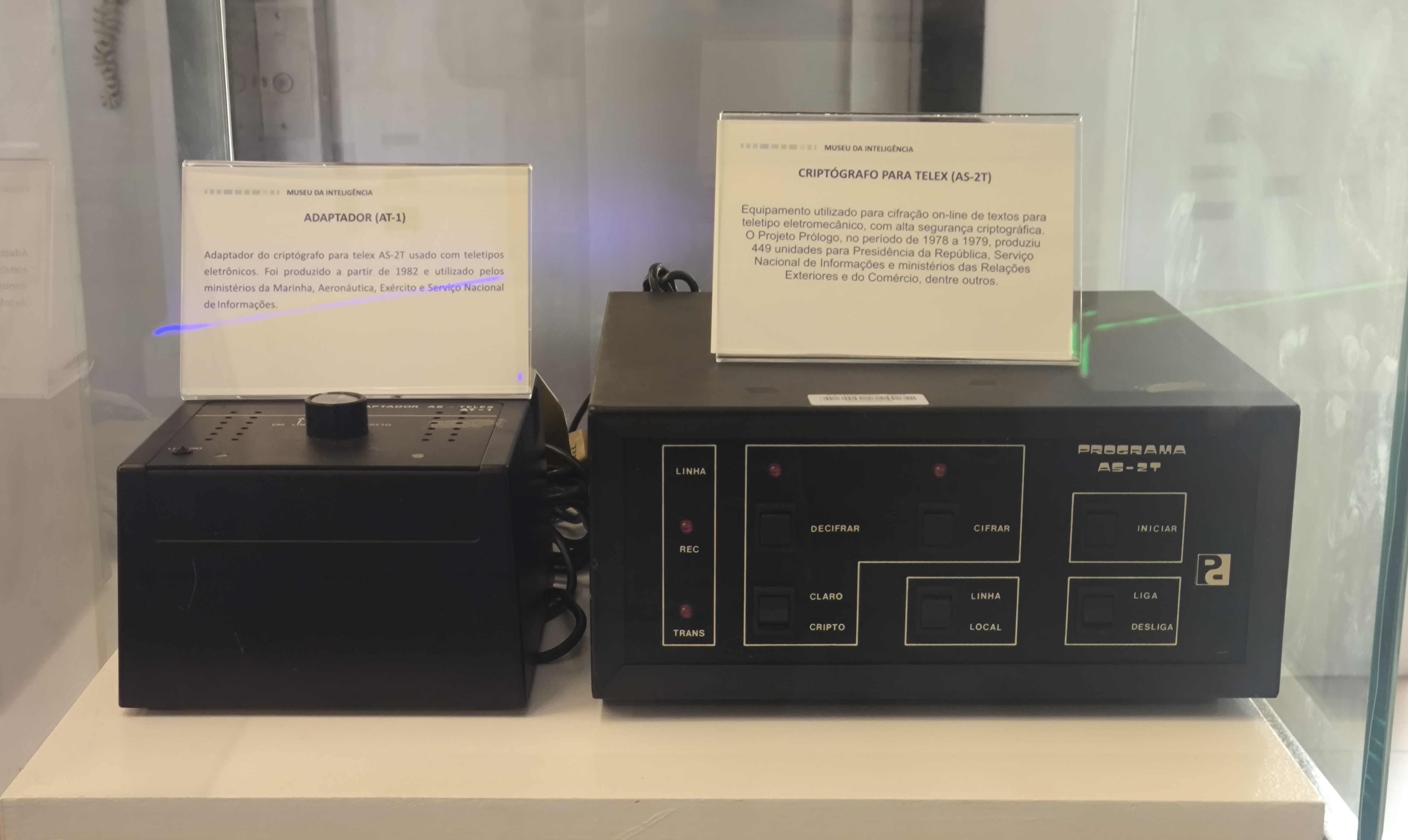 Criptógrafo para Telex AS-2T e adaptador AT-1